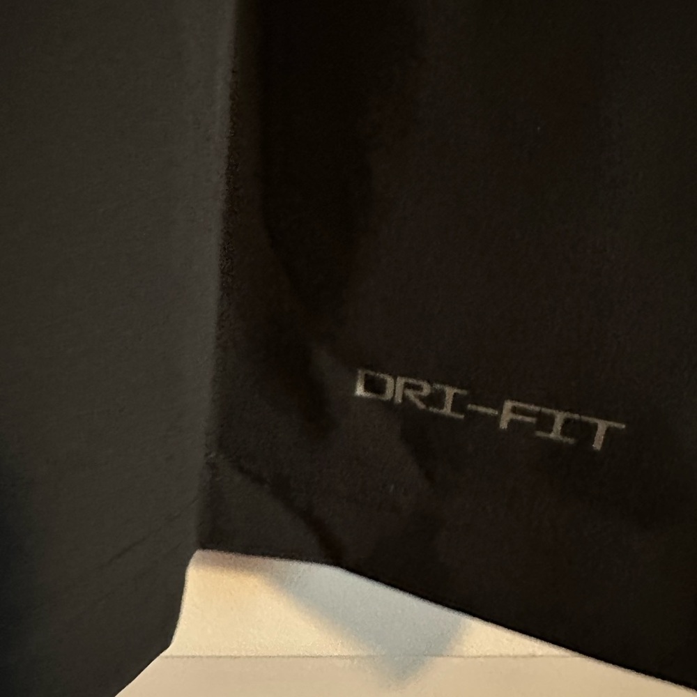 Nike Men's Classic Black Polo Shirt - Picture 3 of 4
